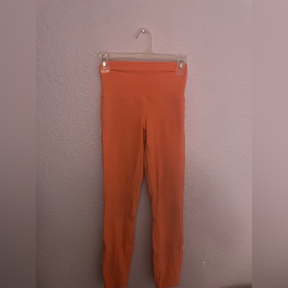 Size 4 Lululemon peach leggings - Picture 2 of 2